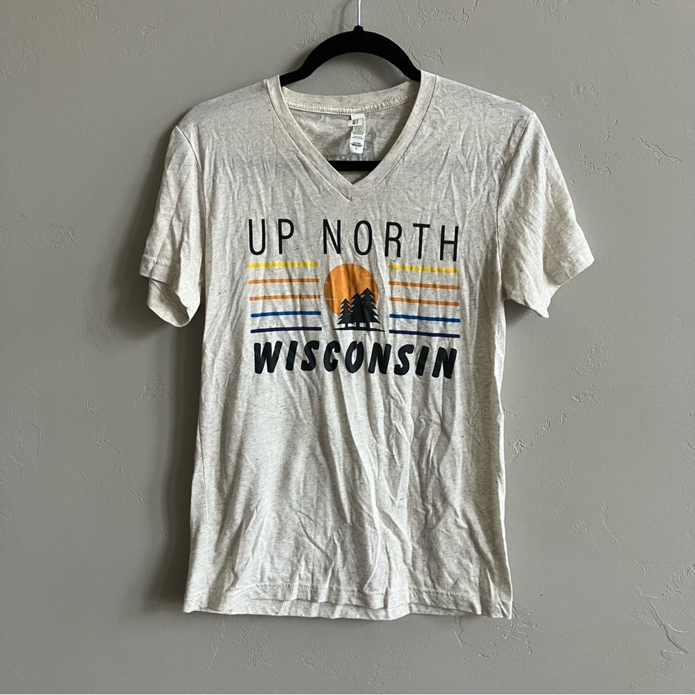 Women’s Size Small Wisconsin Graphic Tee